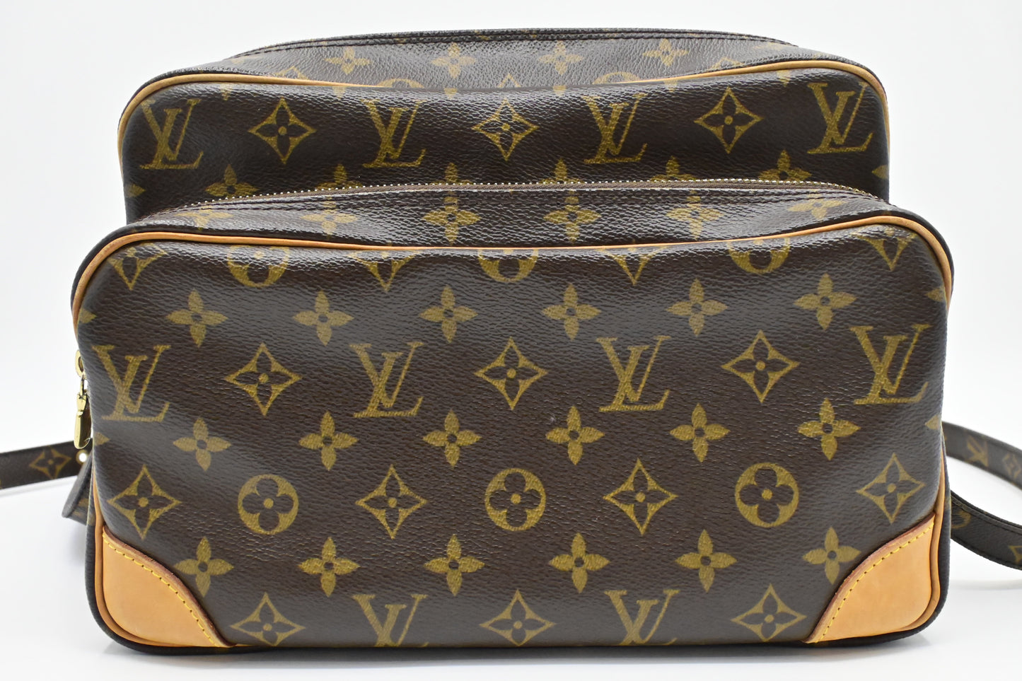 Louis Vuitton Nil in Monogram Canvas