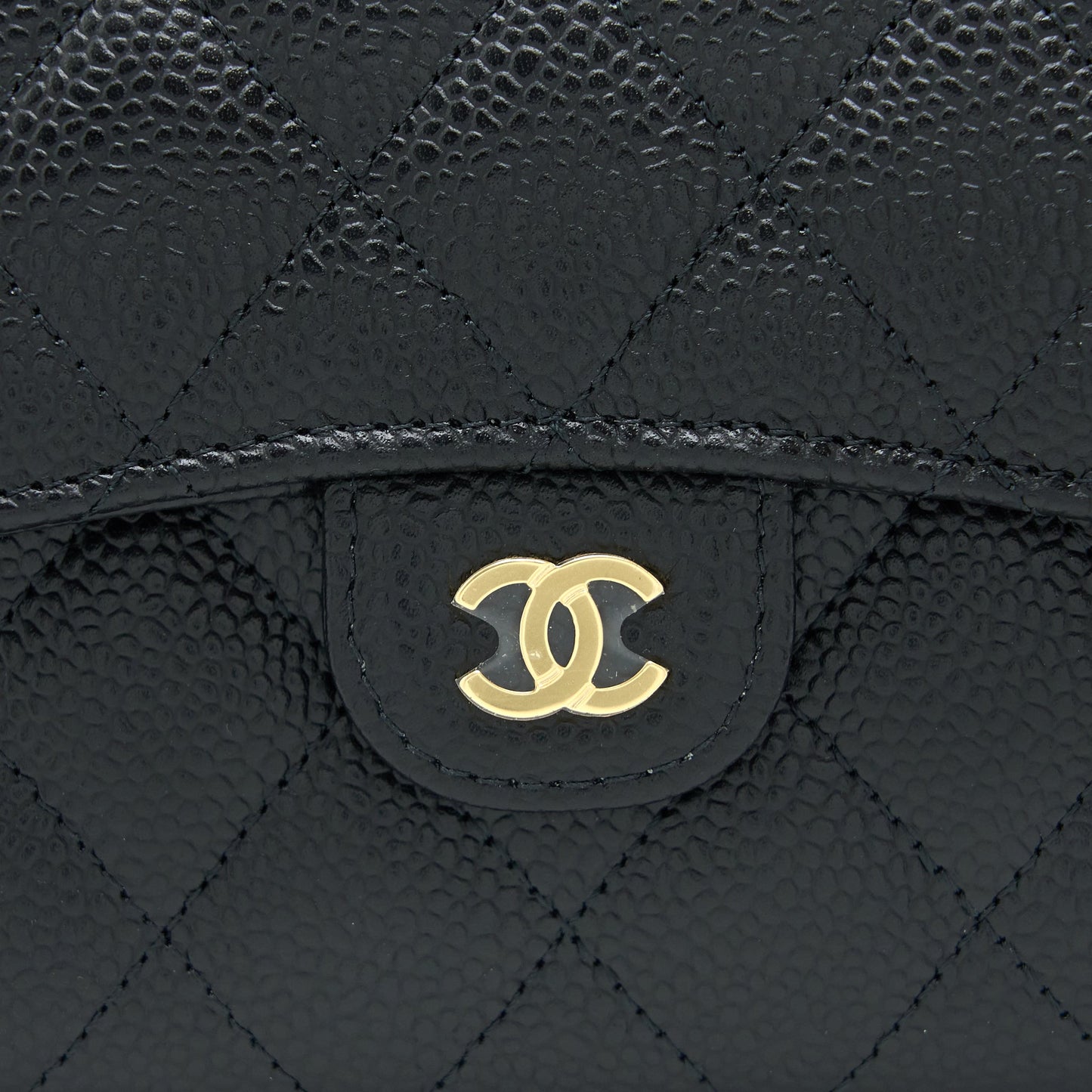 Chanel Classic Compact Wallet Caviar Black LGHW (Microchip)