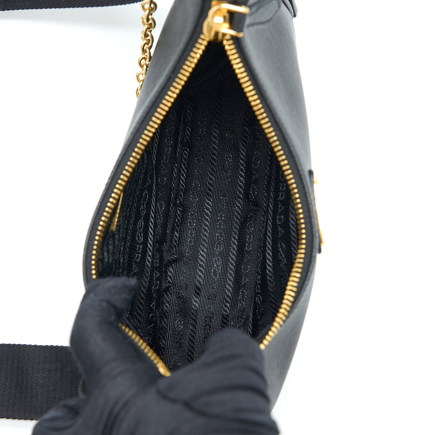 Prada Re-Edition 2005 Saffiano Black