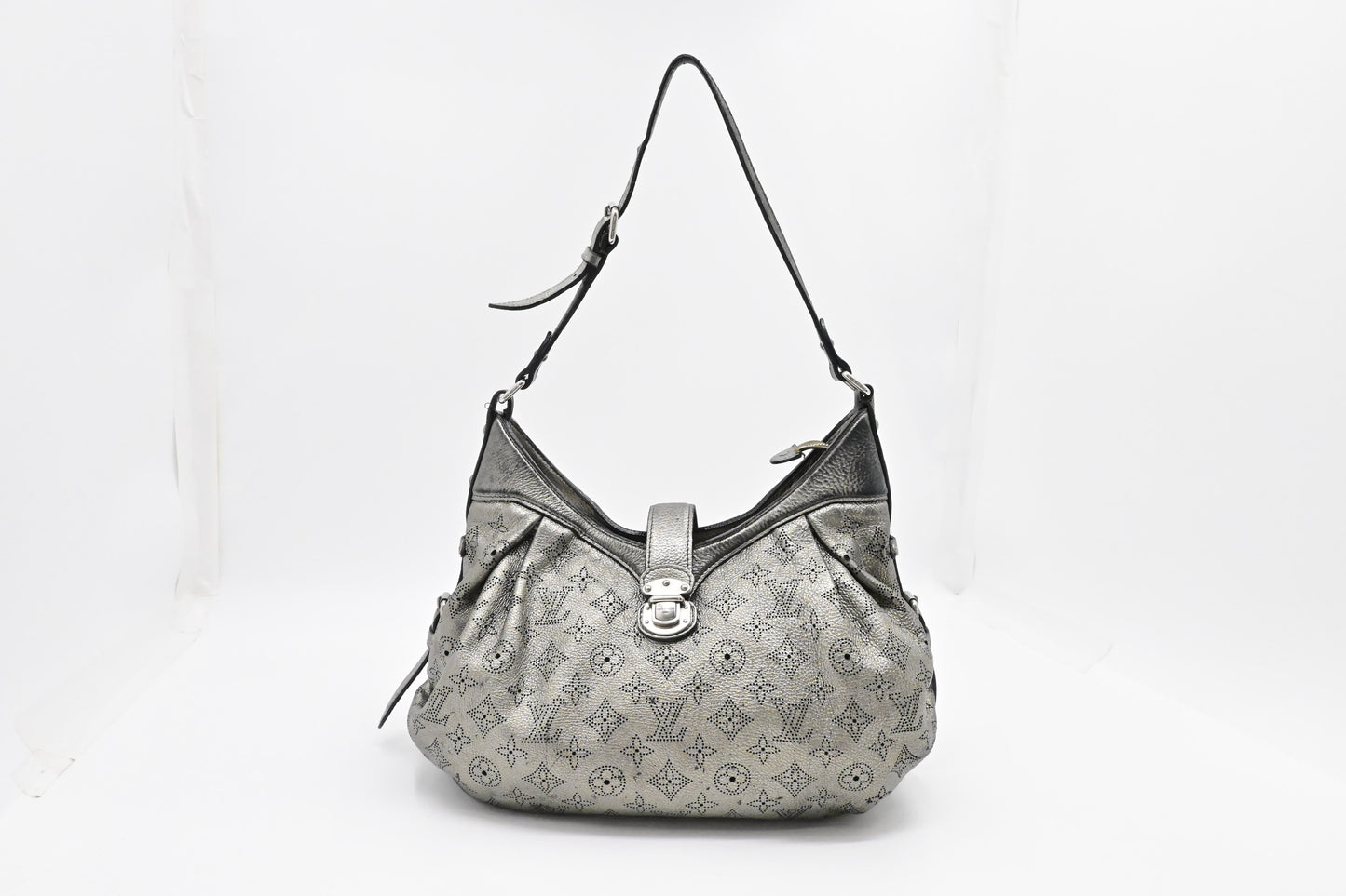 Louis Vuitton Mahina XS in Silver Metallic Leather