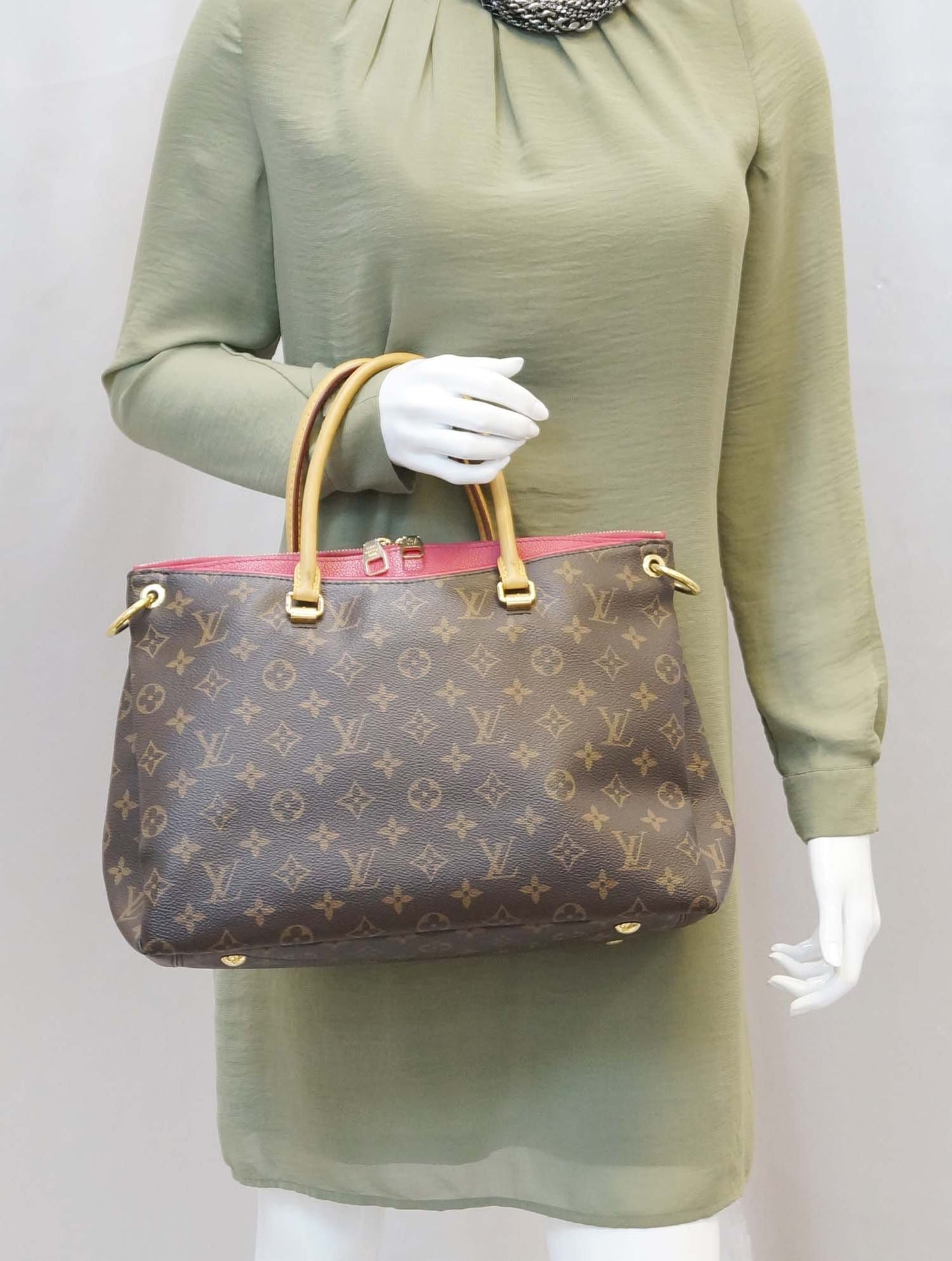 LOUIS VUITTON Cerise Monogram Canvas Pallas 2Way Shoulder Bag