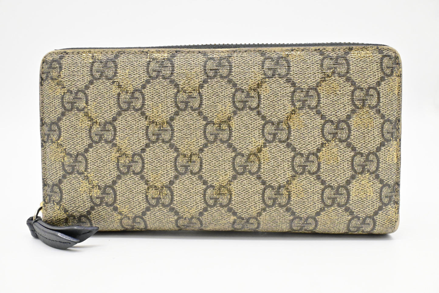 Gucci Bee Zippy Wallet in GG Supreme Canvas