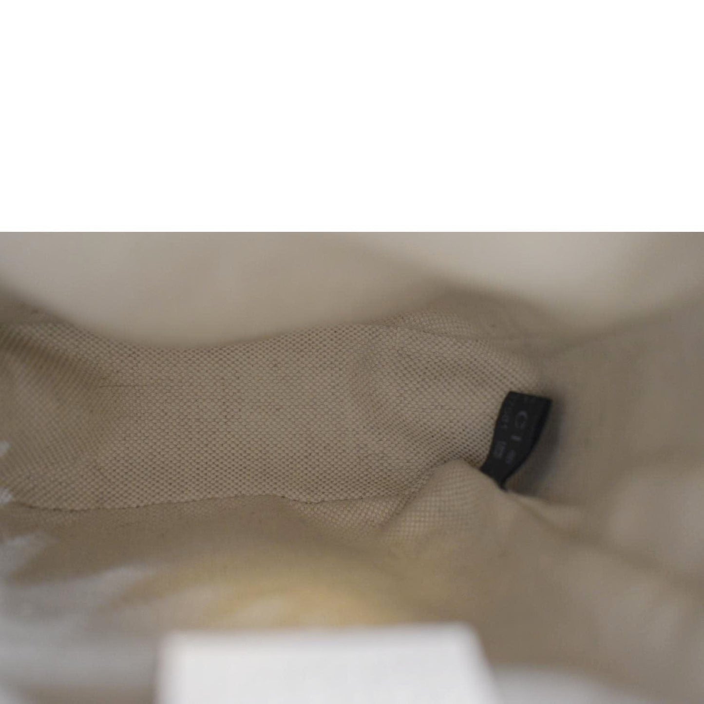 GUCCI Mini Logo Leather Crossbody Messenger Bag Off White 574803
