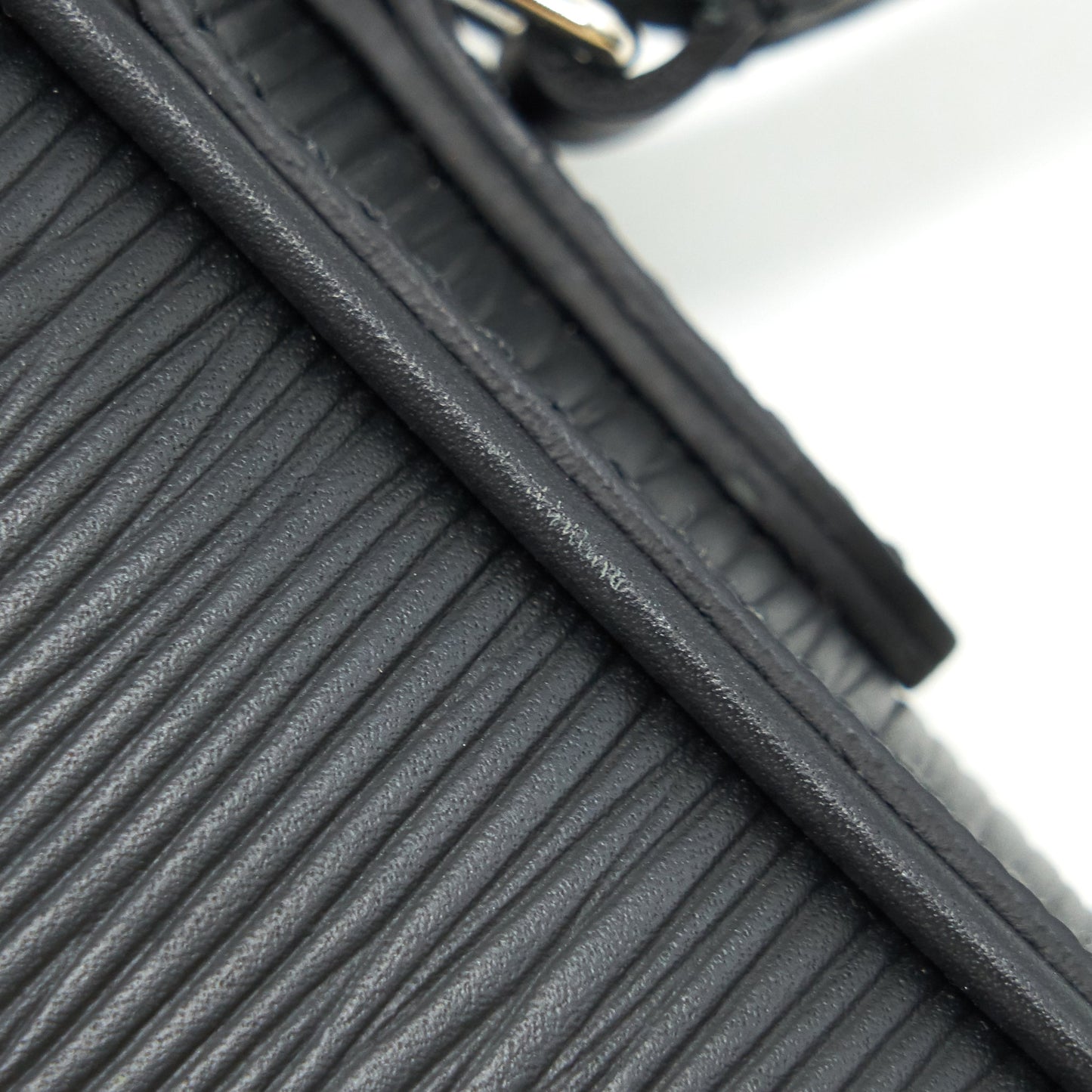 Louis Vuitton Mini Crossbody Purse Epi Leathe Black