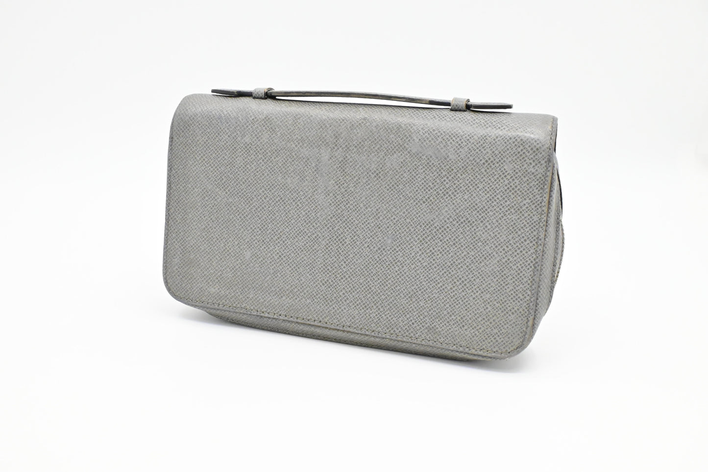 Louis Vuitton Zippy XL Wallet in Gray Taiga Leather