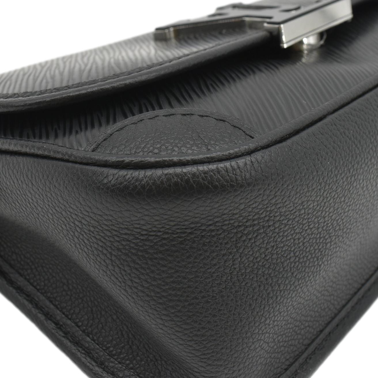 LOUIS VUITTON Buci Epi Grained Leather Shoulder Bag Black