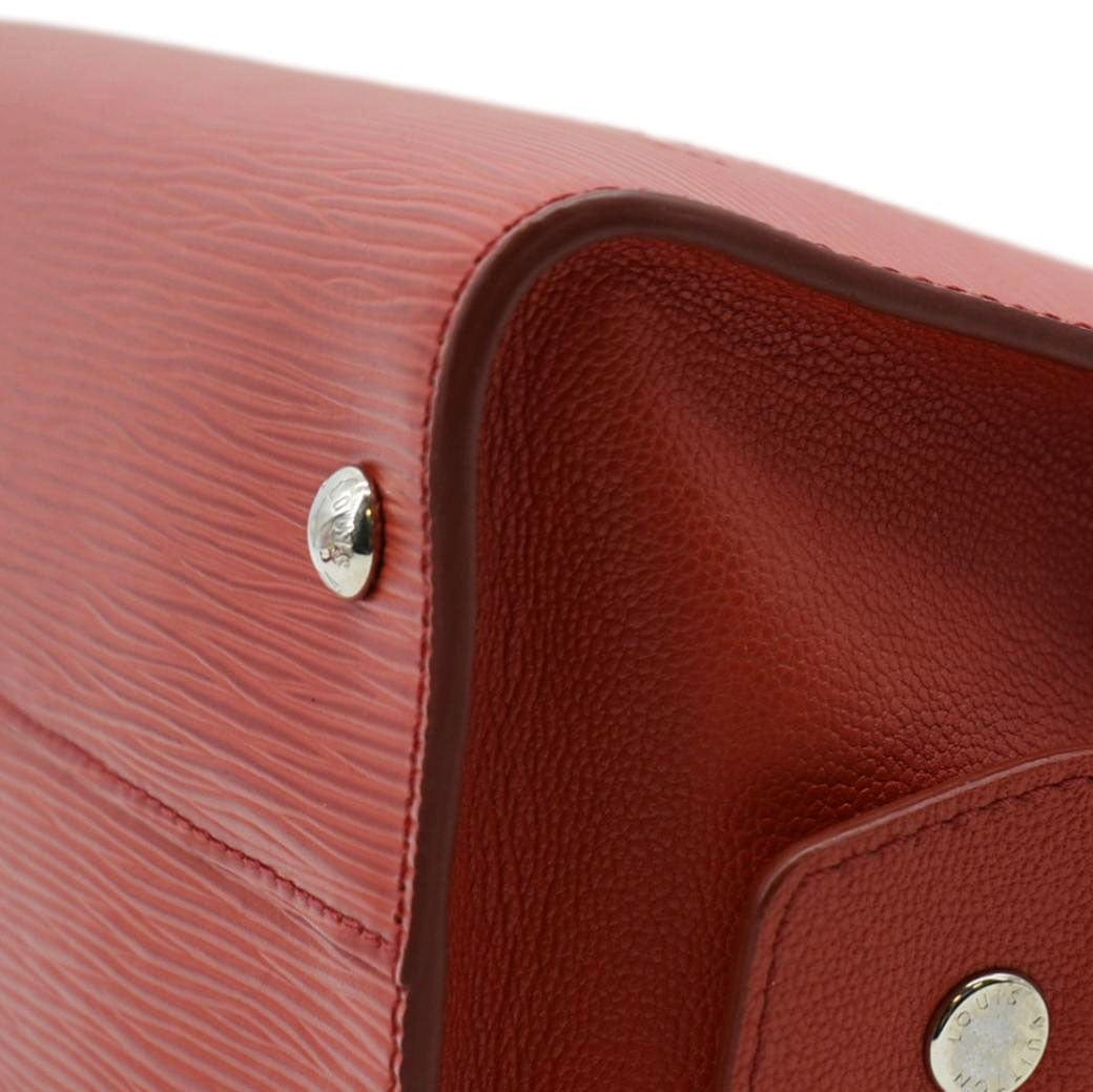 LOUIS VUITTON Vaneau MM Epi Leather Shoulder Bag Red