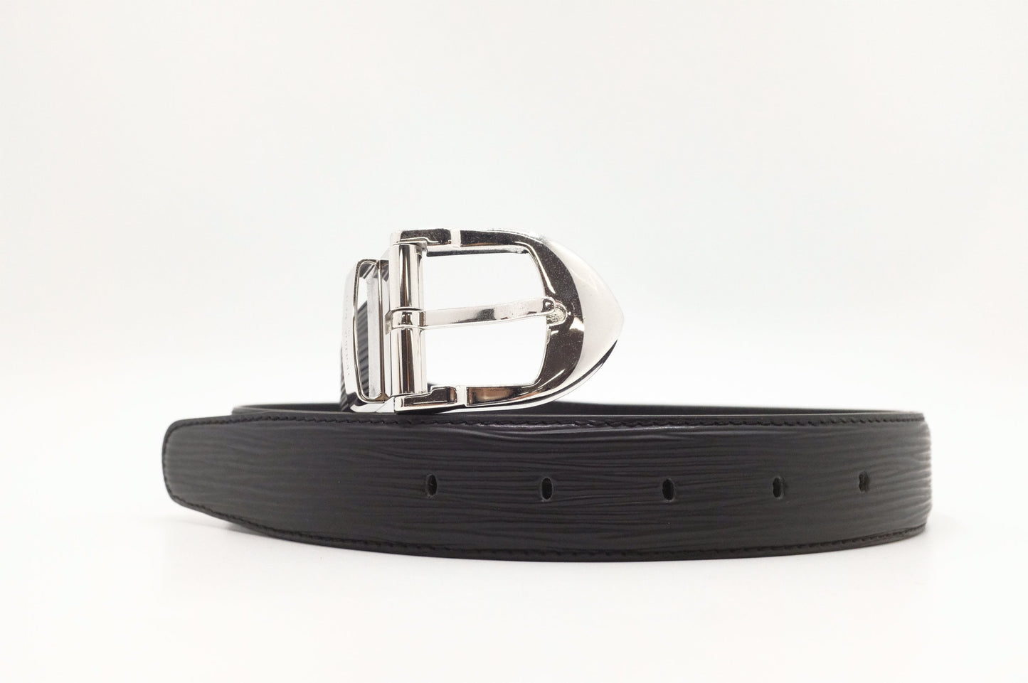 Louis Vuitton Belt in Black Epi Leather