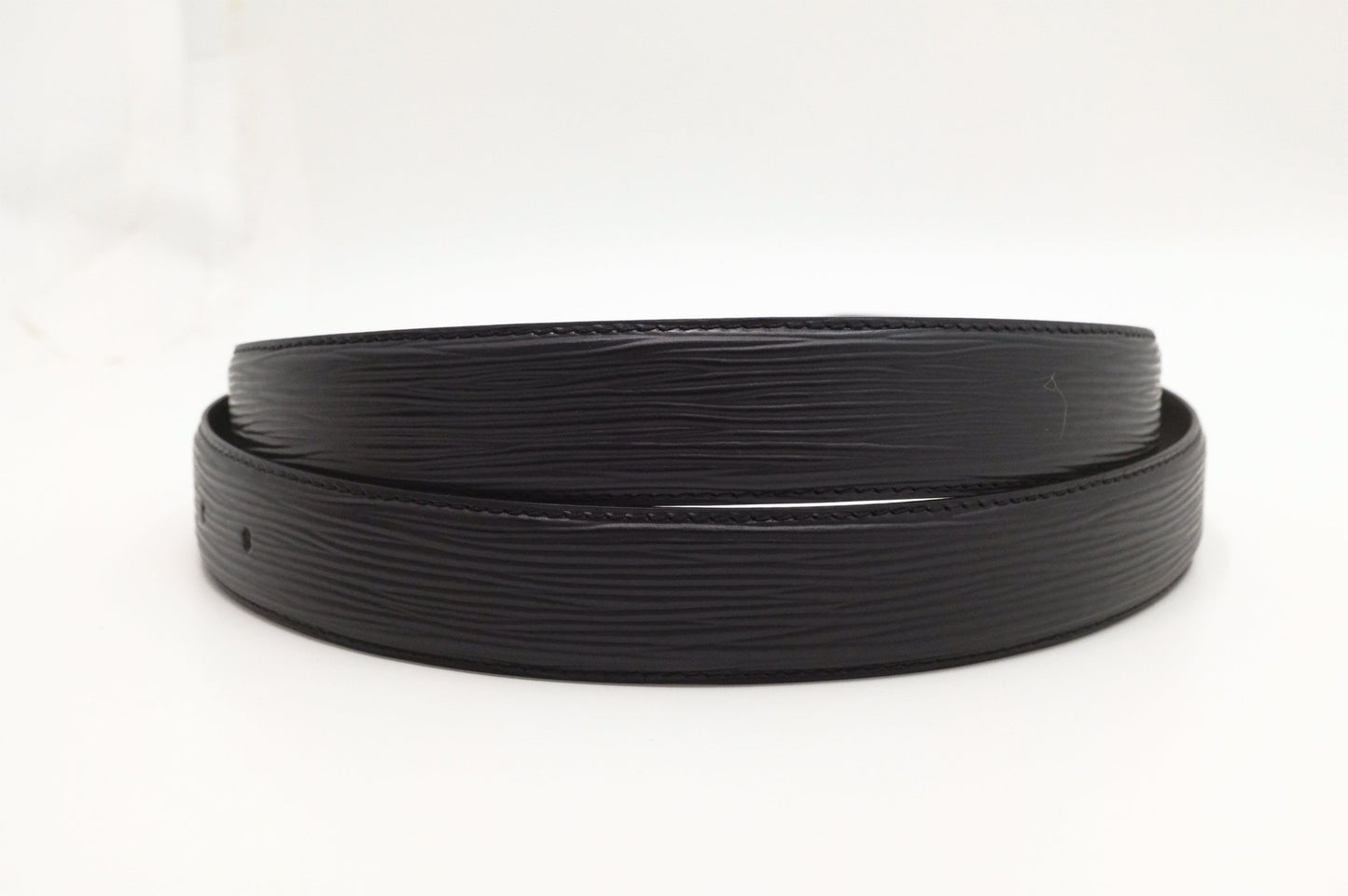 Louis Vuitton Belt in Black Epi Leather