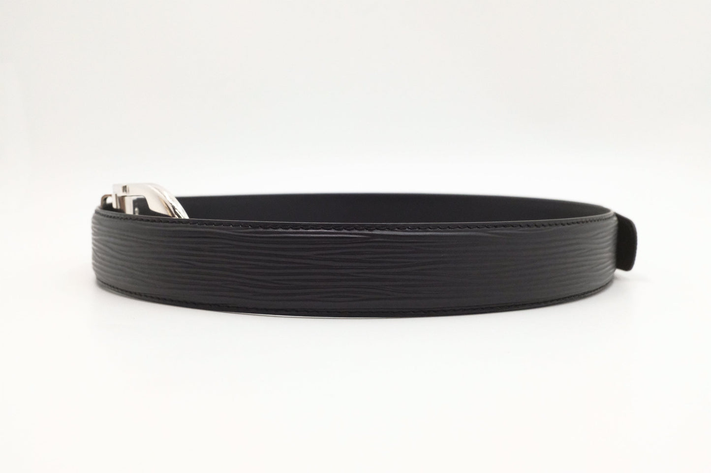 Louis Vuitton Belt in Black Epi Leather