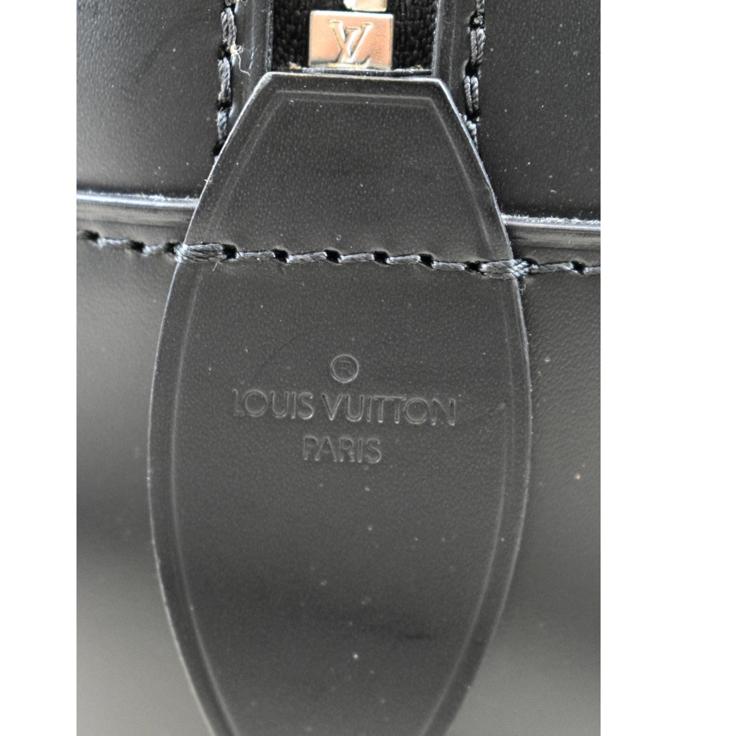 LOUIS VUITTON Dora MM Monogram Canvas Shoulder Bag Brown  - Hot Deals