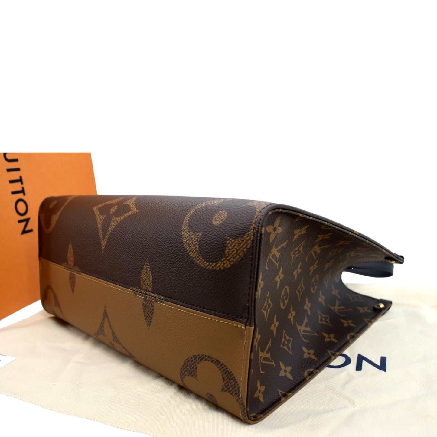 LOUIS VUITTON Onthego MM Giant Monogram Canvas Tote Shoulder Bag Brown