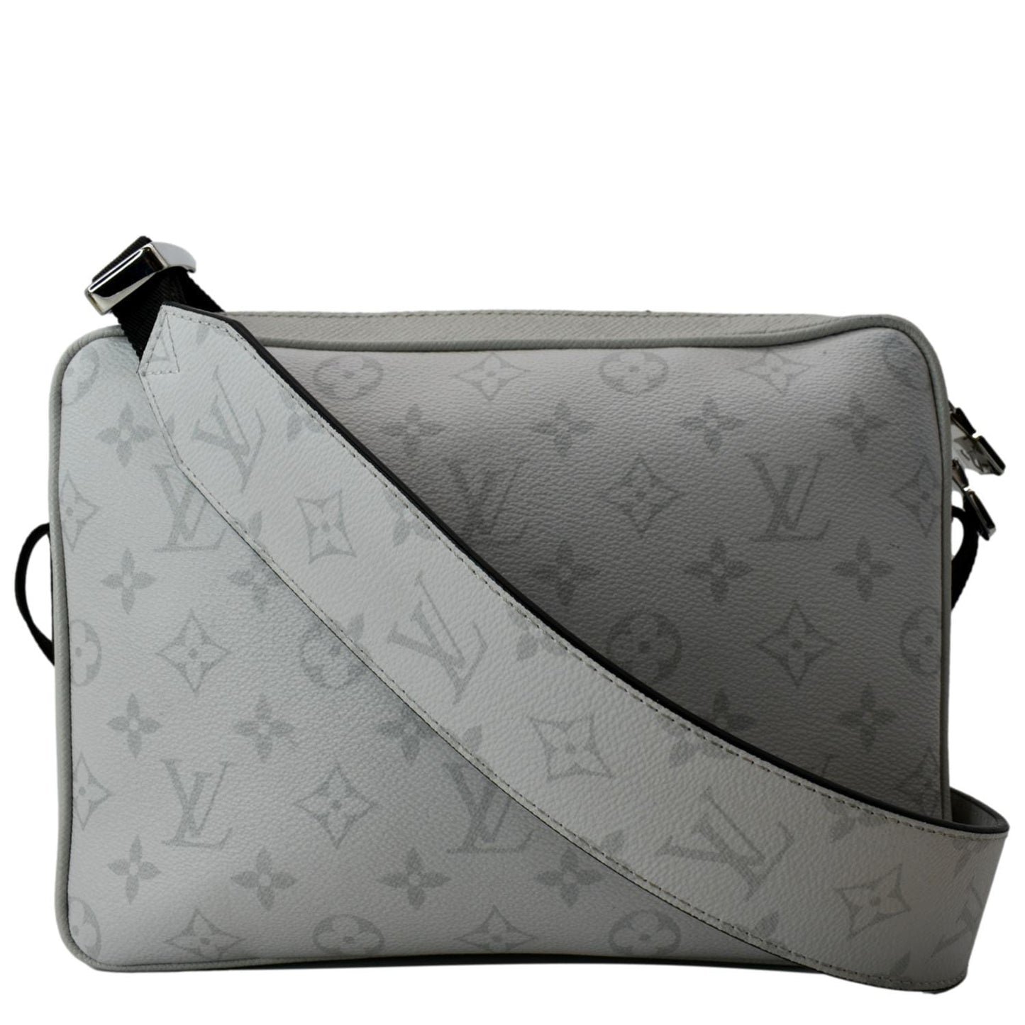 LOUIS VUITTON Outdoor Messenger Monogram Taiga Leather Shoulder Bag Antartica