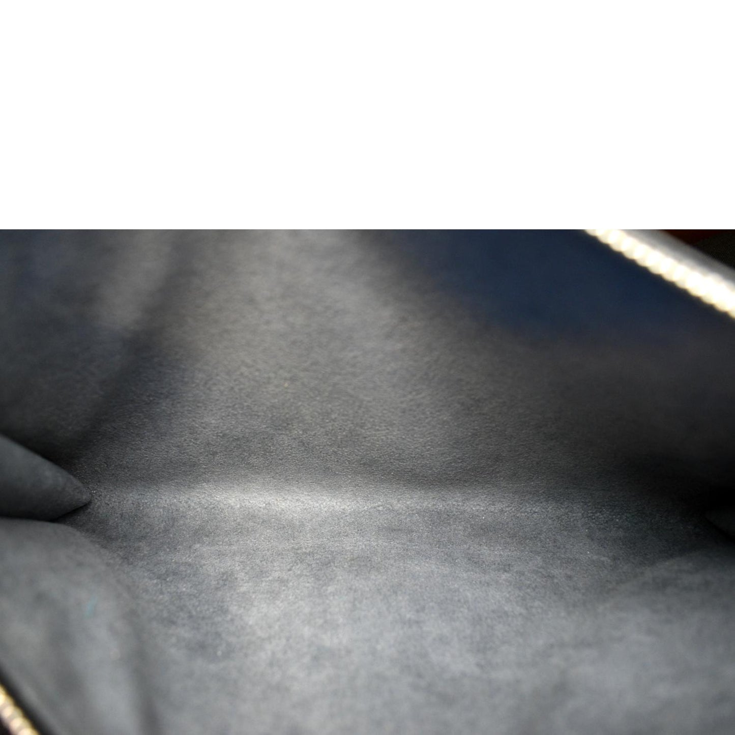 LOUIS VUITTON Pochette Accessoires Epi Leather Shoulder Bag Noir Black