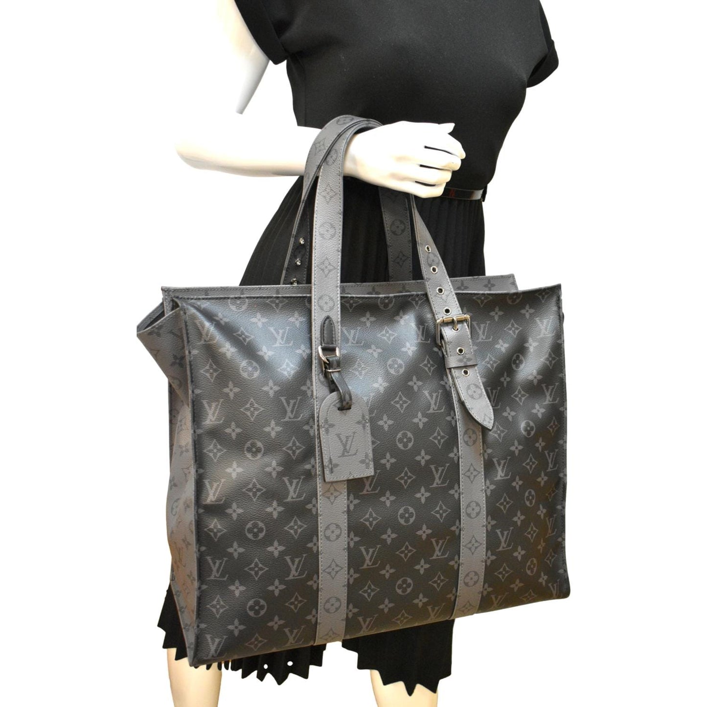 LOUIS VUITTON Cabas Zippe GM Monogram Eclipse Tote Bag Black