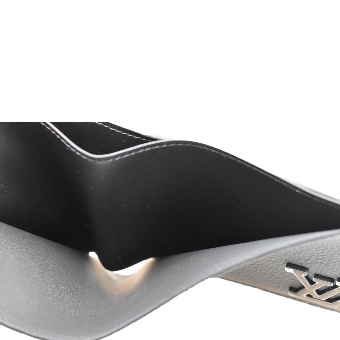 LOUIS VUITTON Multiple Aerogram Grained Calf Leather Wallet Black