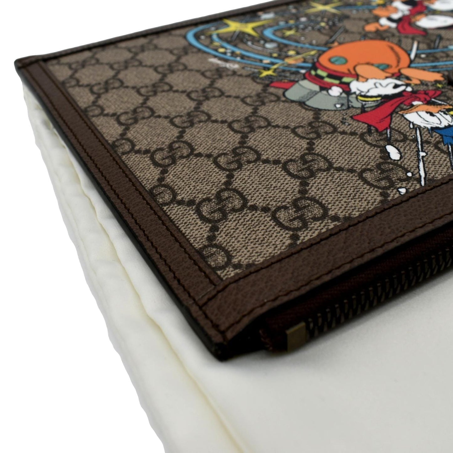 GUCCI Disney Donald Duck GG Supreme Canvas Zip Clutch Beige 647925