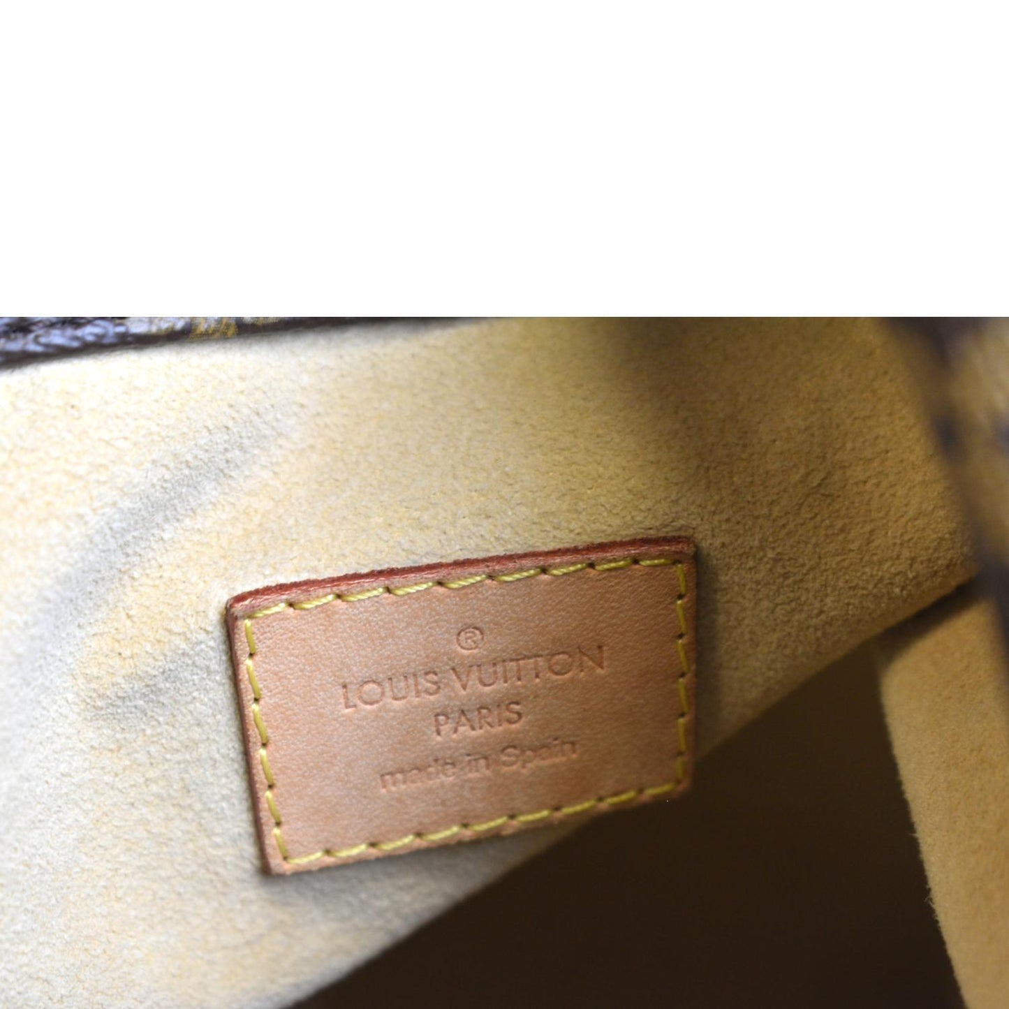 LOUIS VUITTON  Artsy MM Monogram Canvas Hobo Bag Brown