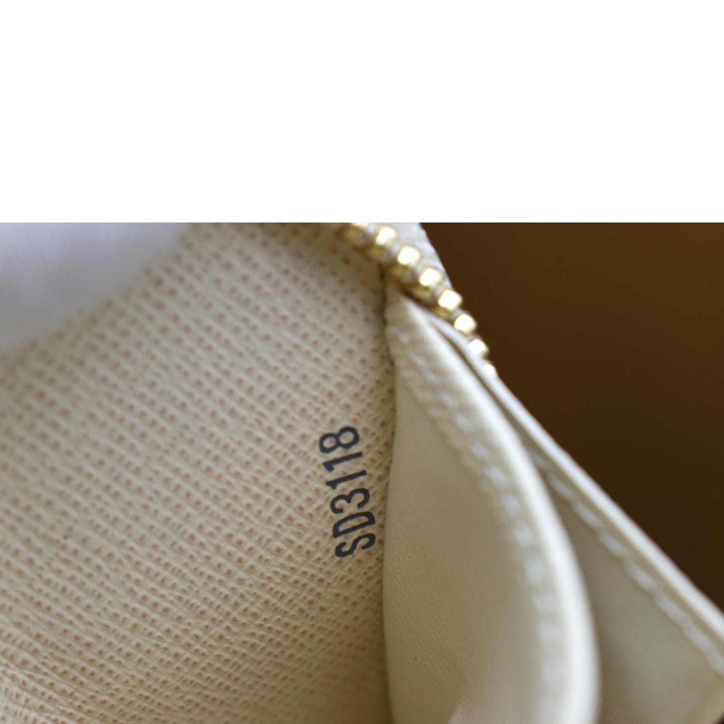 LOUIS VUITTON Zip Around Damier Azur Wallet White
