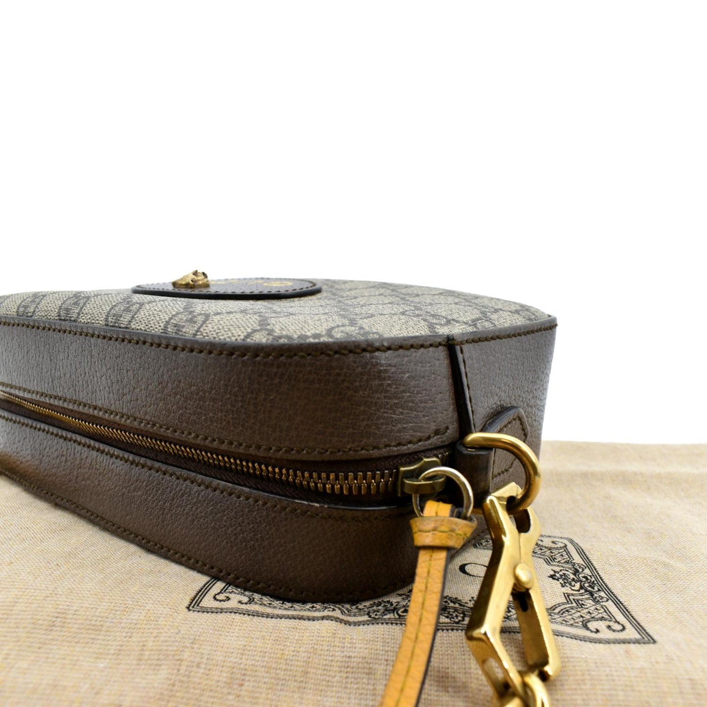GUCCI Neo Vintage GG Supreme Canvas Messenger Bag Beige 476466