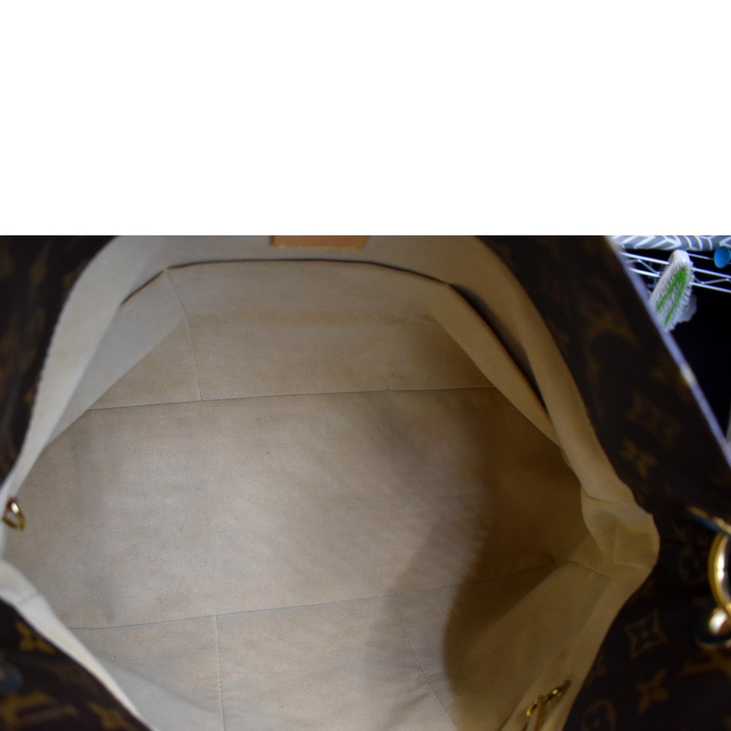 LOUIS VUITTON Artsy MM Monogram Canvas Hobo Bag Brown