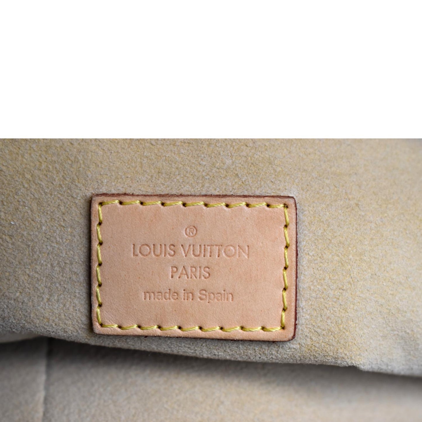 LOUIS VUITTON Artsy MM Monogram Canvas Hobo Bag Brown