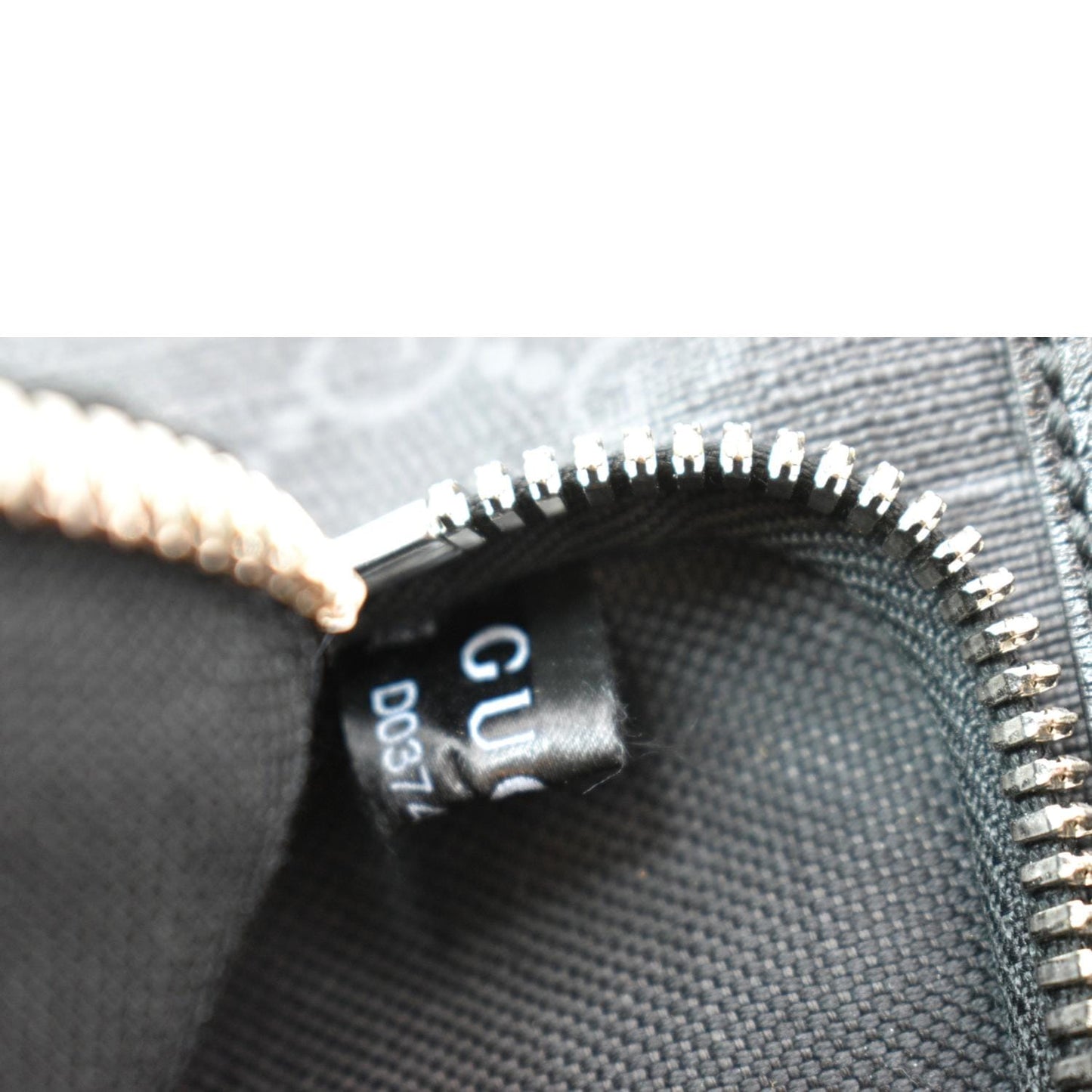 GUCCI Interlocking G Supreme Canvas Belt Bag Black 682933