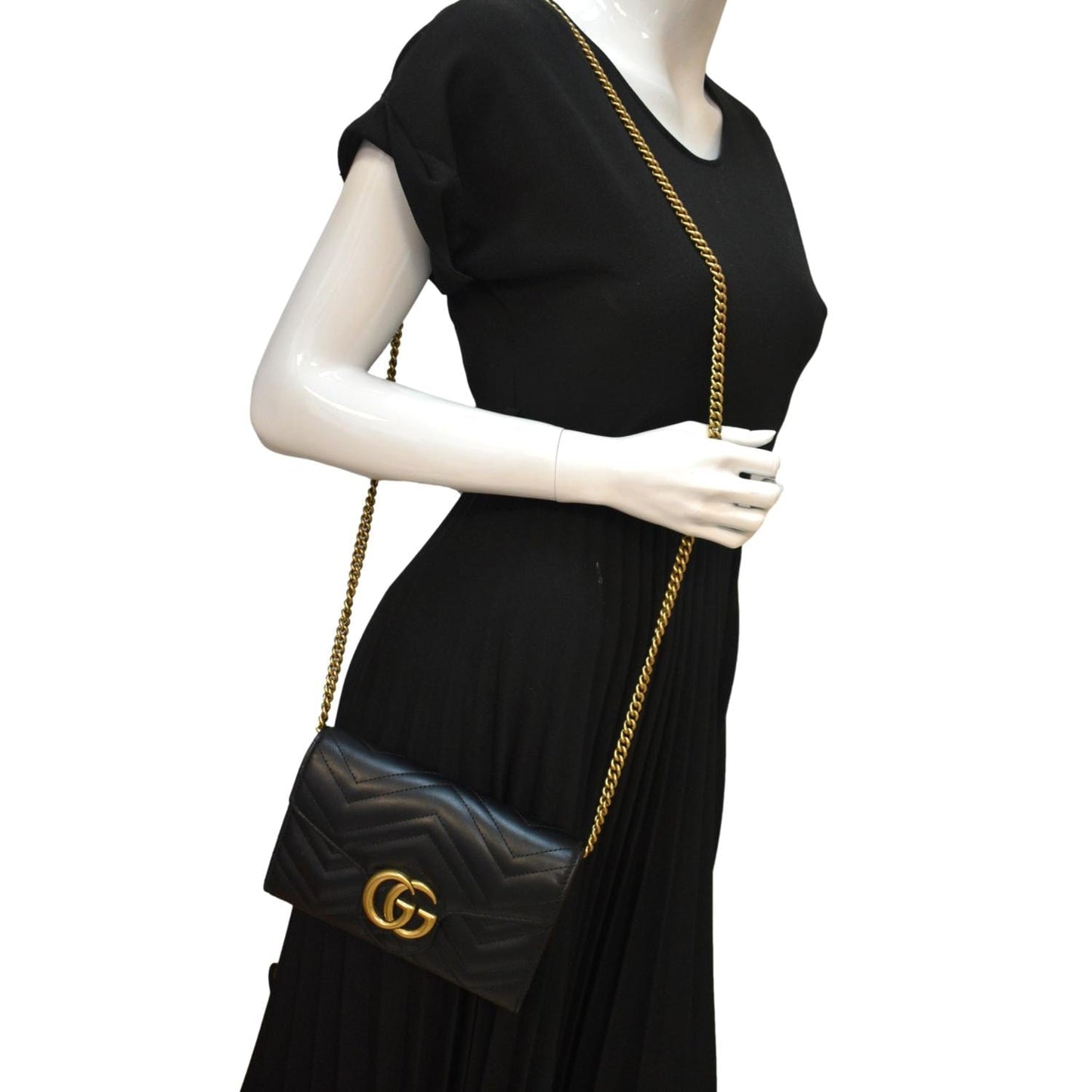 GUCCI GG Marmont Mini Matelasse Leather Crossbody Bag Black 474575