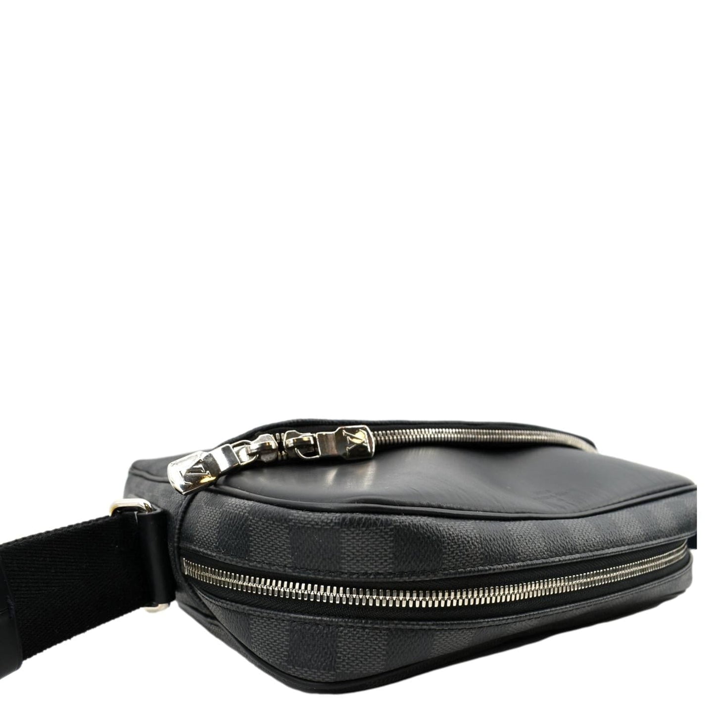 LOUIS VUITTON Dayton Reporter PM Damier Graphite Shoulder Bag Black