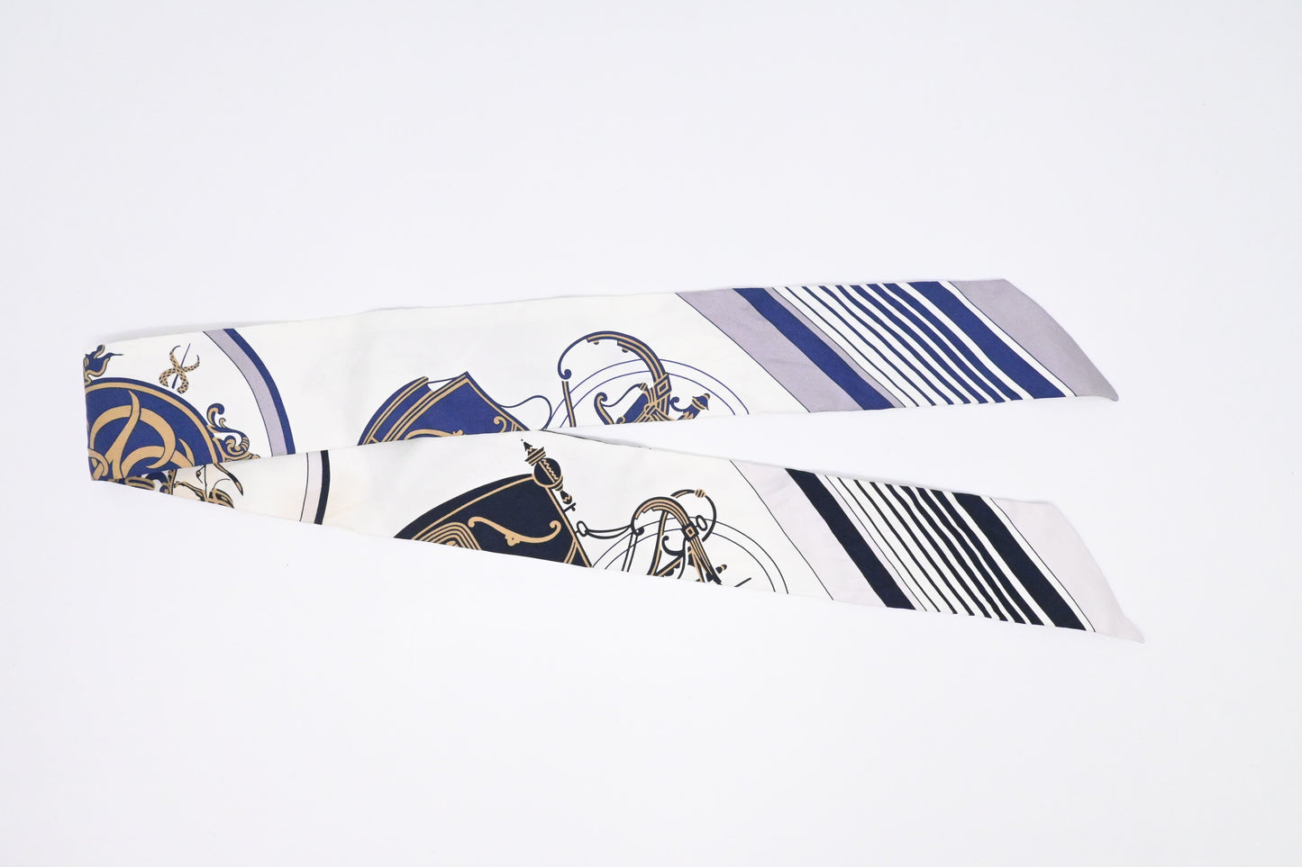 Hermes 'Ex Libris' Twilly in White and Blue Silk