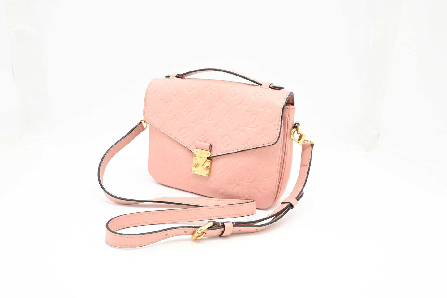 Louis Vuitton Pochette MÃ©tis in Pink Empreinte Leather
