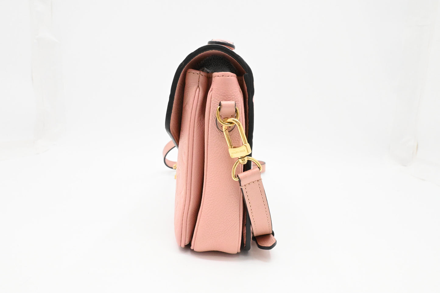 Louis Vuitton Pochette MÃ©tis in Pink Empreinte Leather