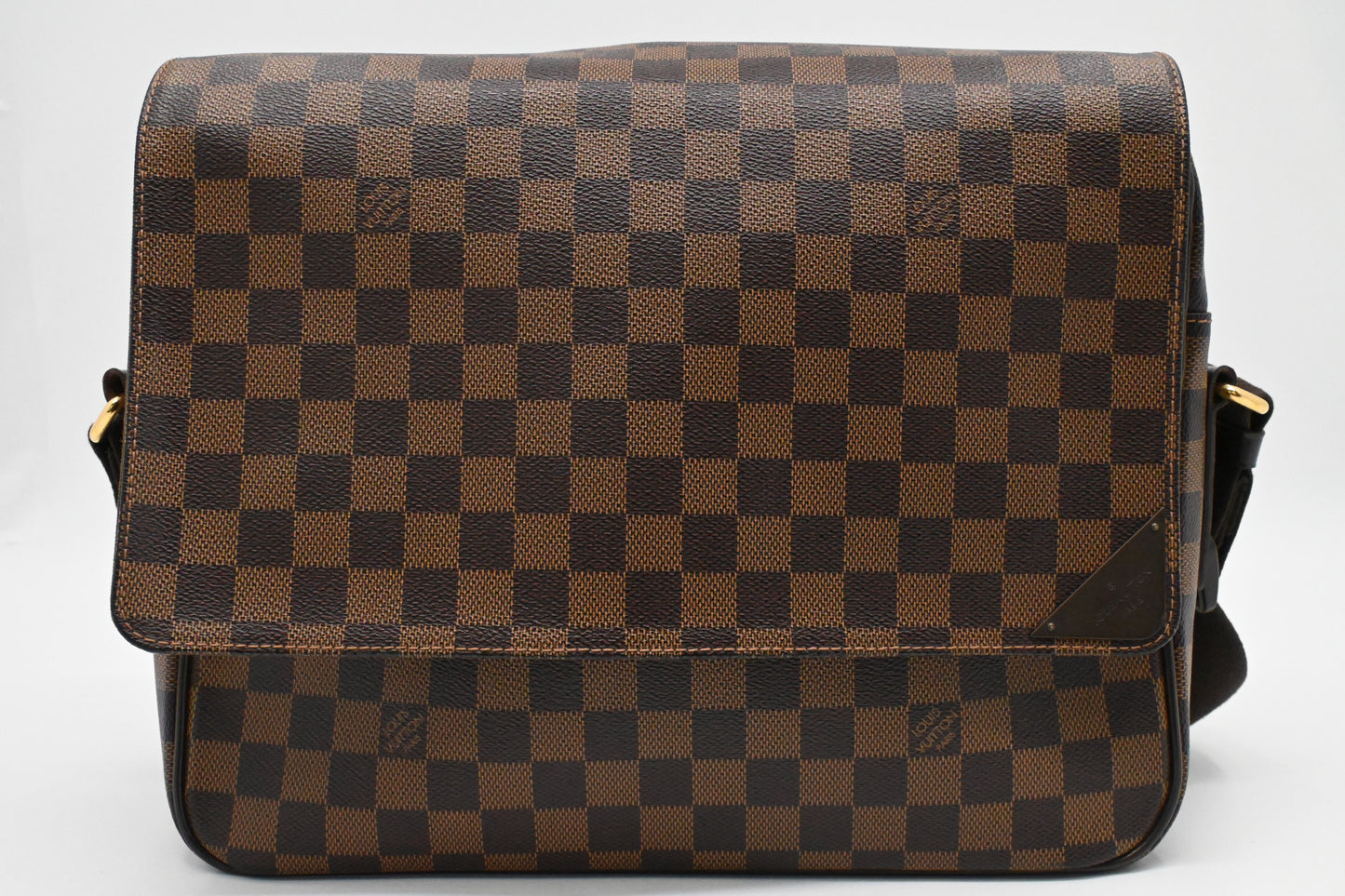 Louis Vuitton Shelton MM in Damier Ebene Canvas