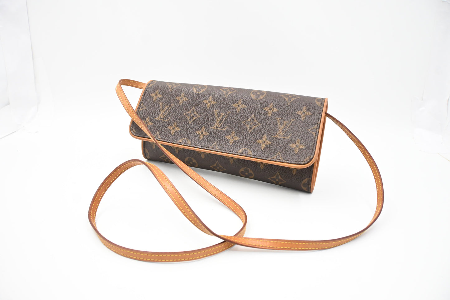 Louis Vuitton Pochette Twin GM in Monogram Canvas