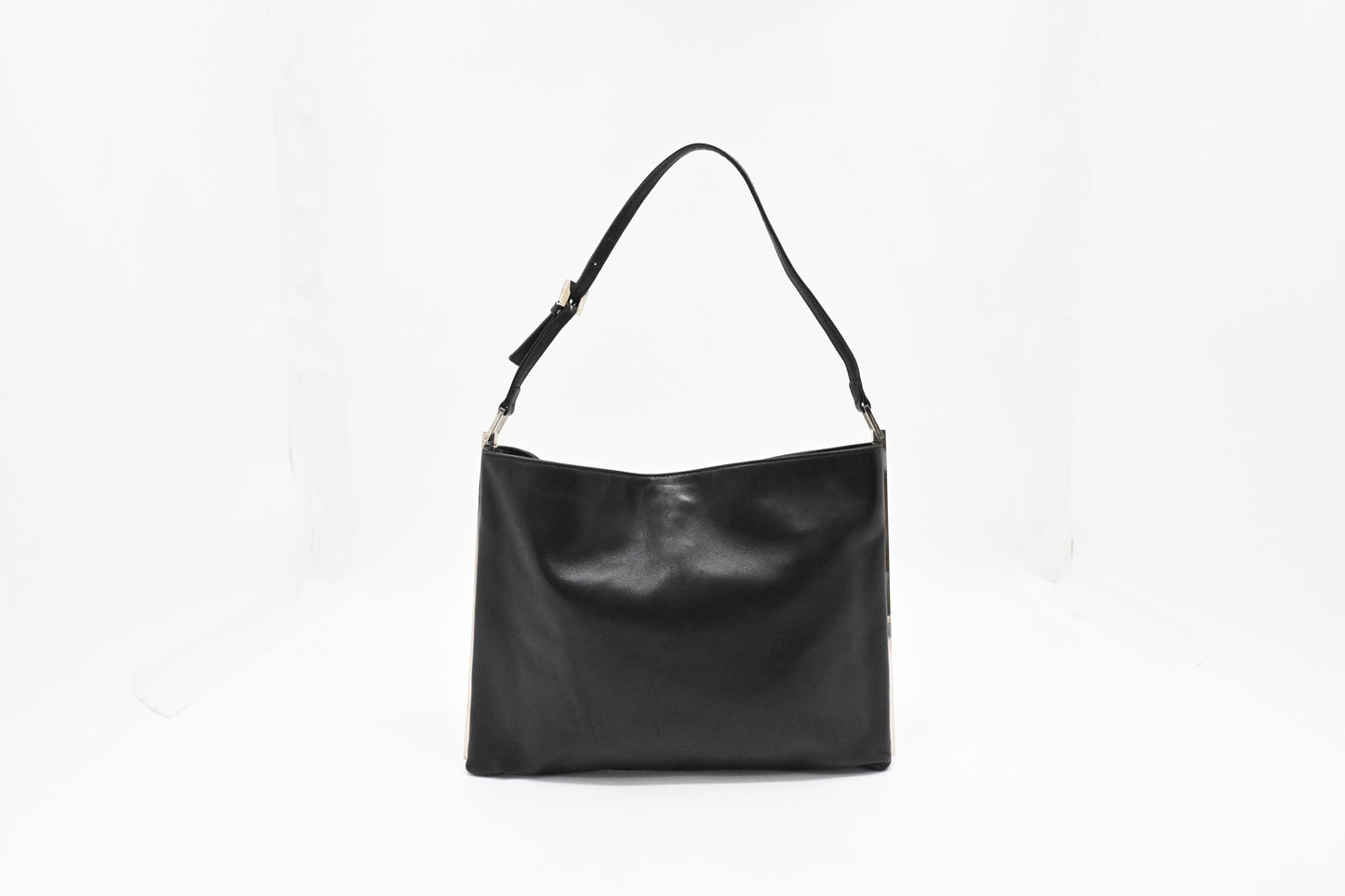 Fendi Shoulder Bag in Black Leather