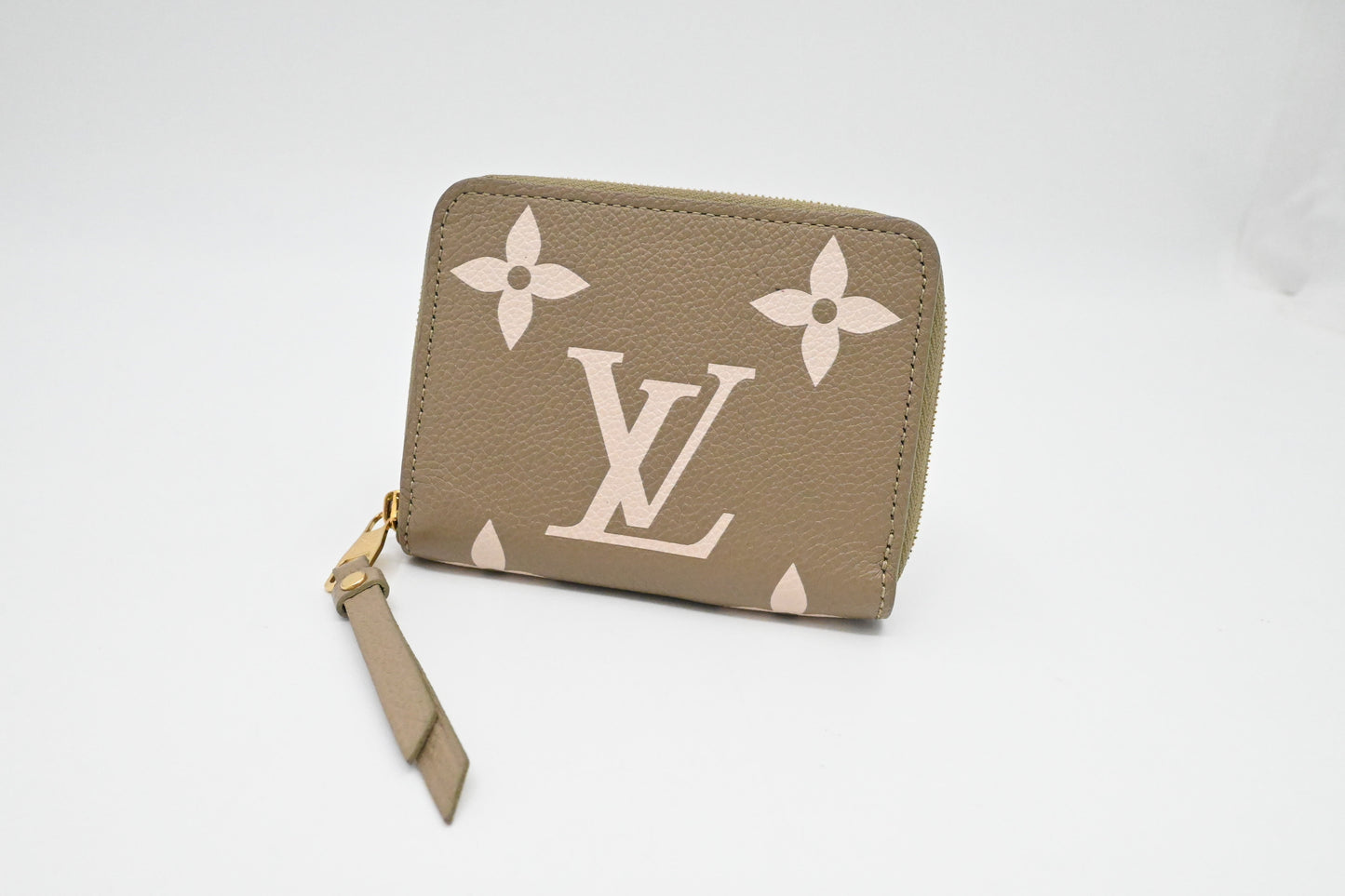 Louis Vuitton Bicolor Zippy Wallet in Olive Green Leather
