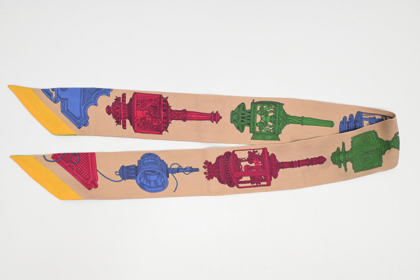 Hermes 'Merveilleuses Lanternes' Twilly in Beige Multicolor Silk