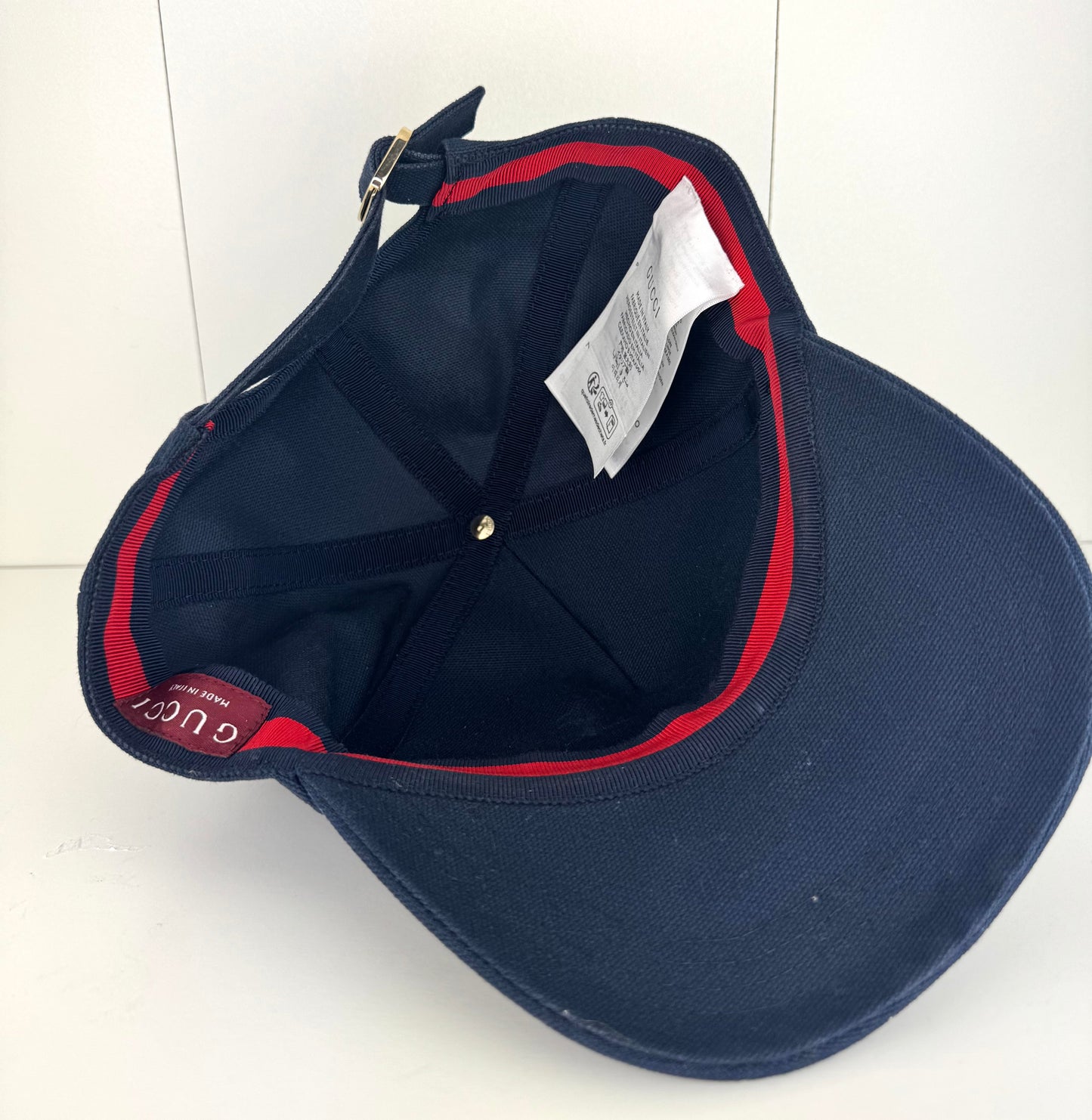 Gucci Baseball hat with Gucci script