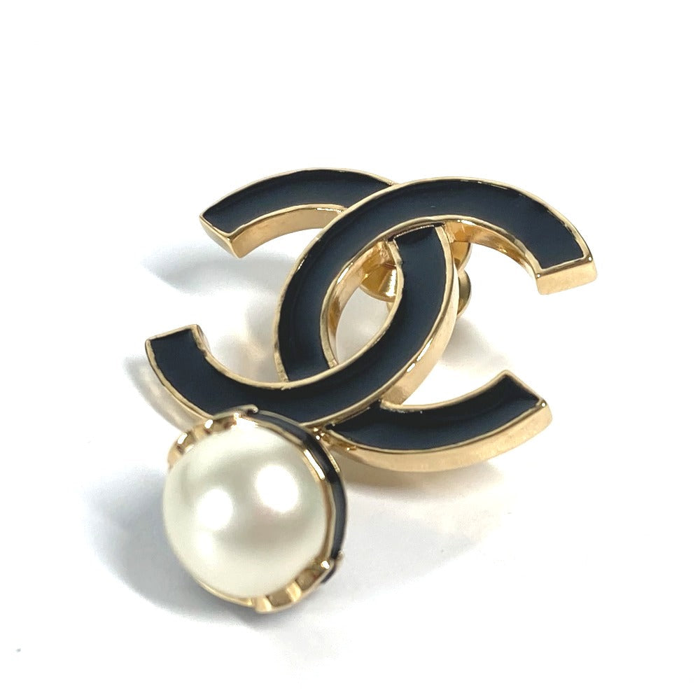 CHANEL Brooch metal gold B24S CC COCO Mark Fake Pearl