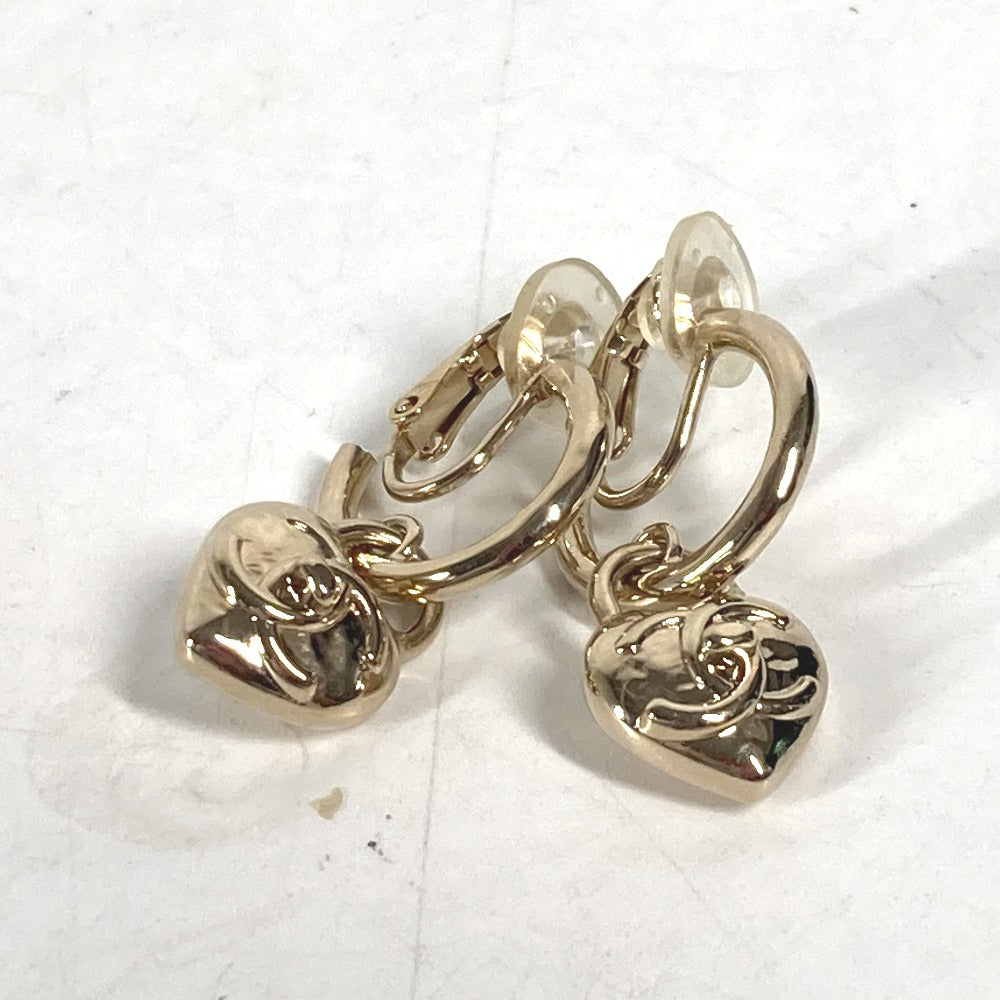 CHANEL Earring metal gold 22B CC COCO Mark Heart