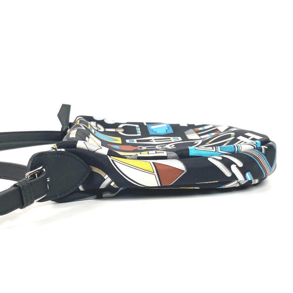 HERMES Shoulder Bag 085196CK Silk, Swift black CARREENBOUCLESSURSOIETOGO Sursoie Togo Women