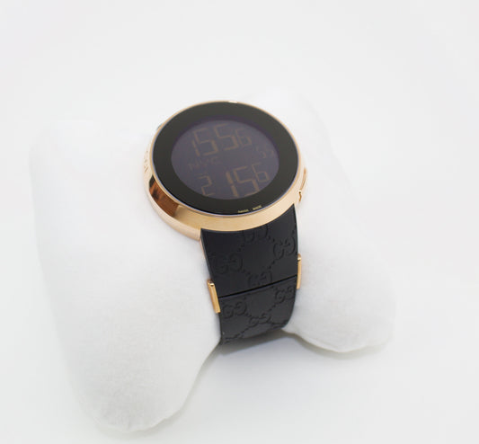 GUCCI DIGITAL DIAL RUBBER STRAP WATCH