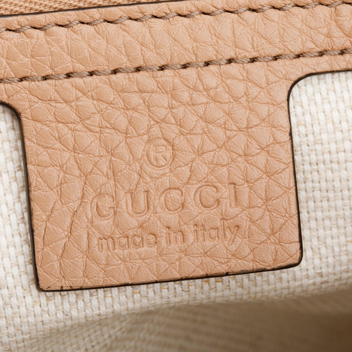 Gucci Beige Pebbled Calfksin Leather Medium Soho Chain Tote
