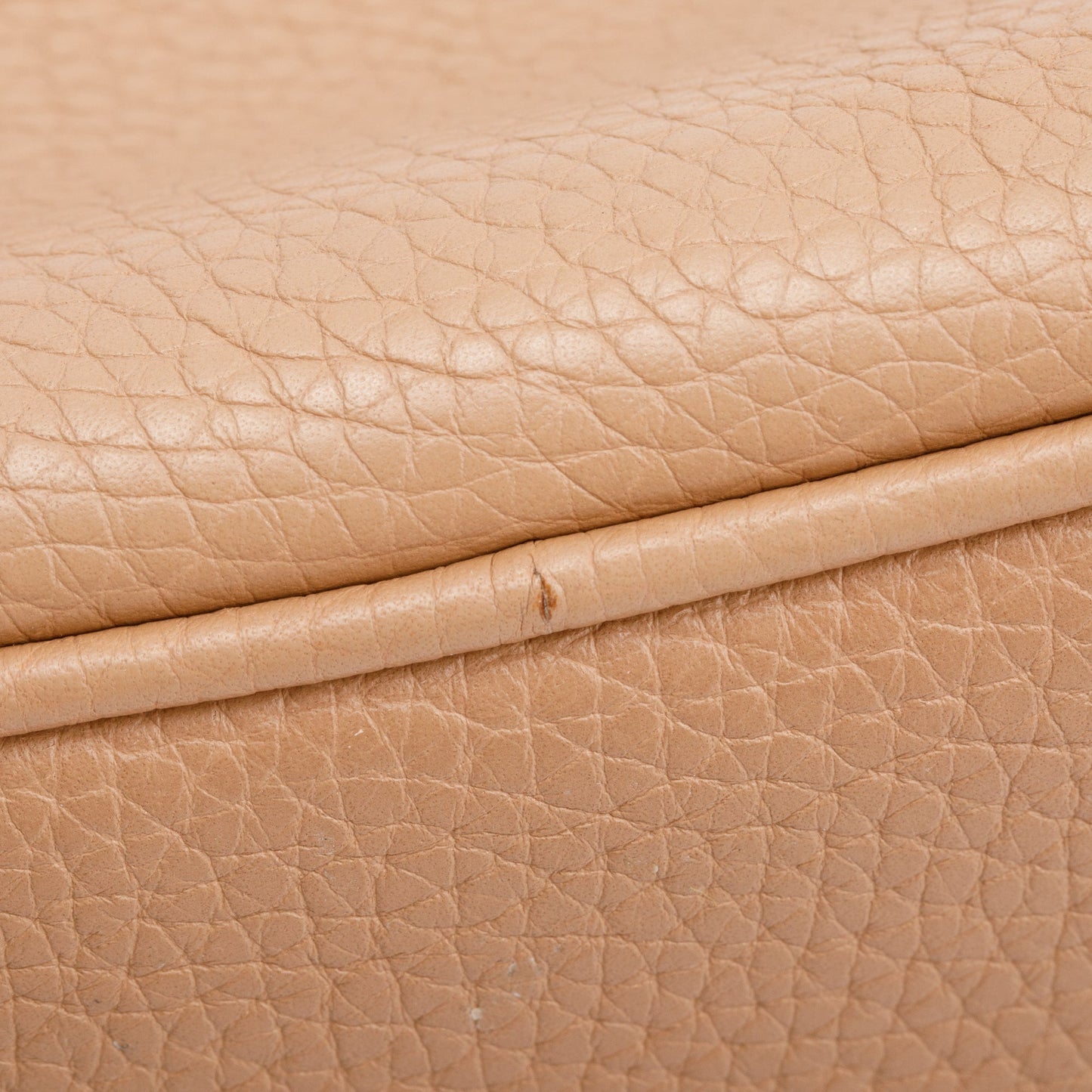 Gucci Beige Pebbled Calfskin Leather Small Soho Disco Bag
