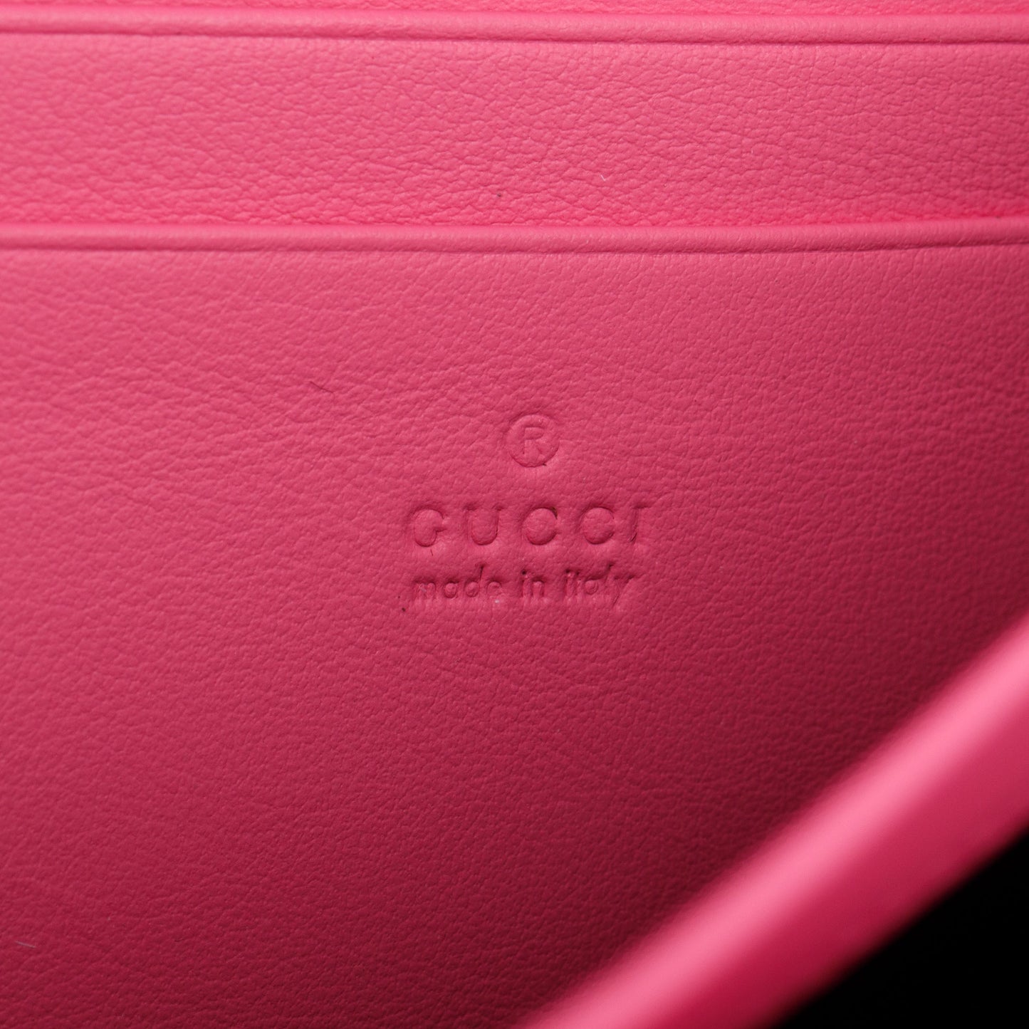 Gucci Dionysus GG Supreme Wallet on Chain