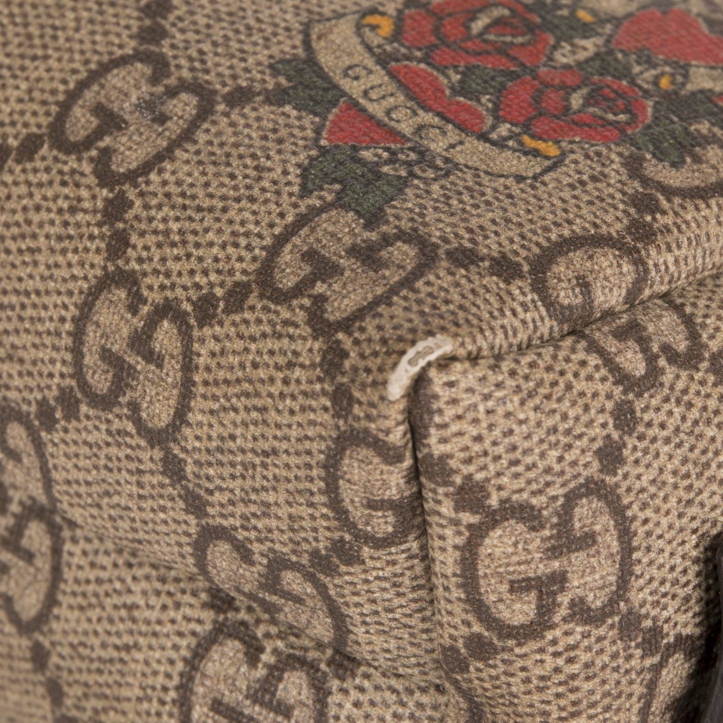 Gucci GG Canvas Heart Tattoo Pochette