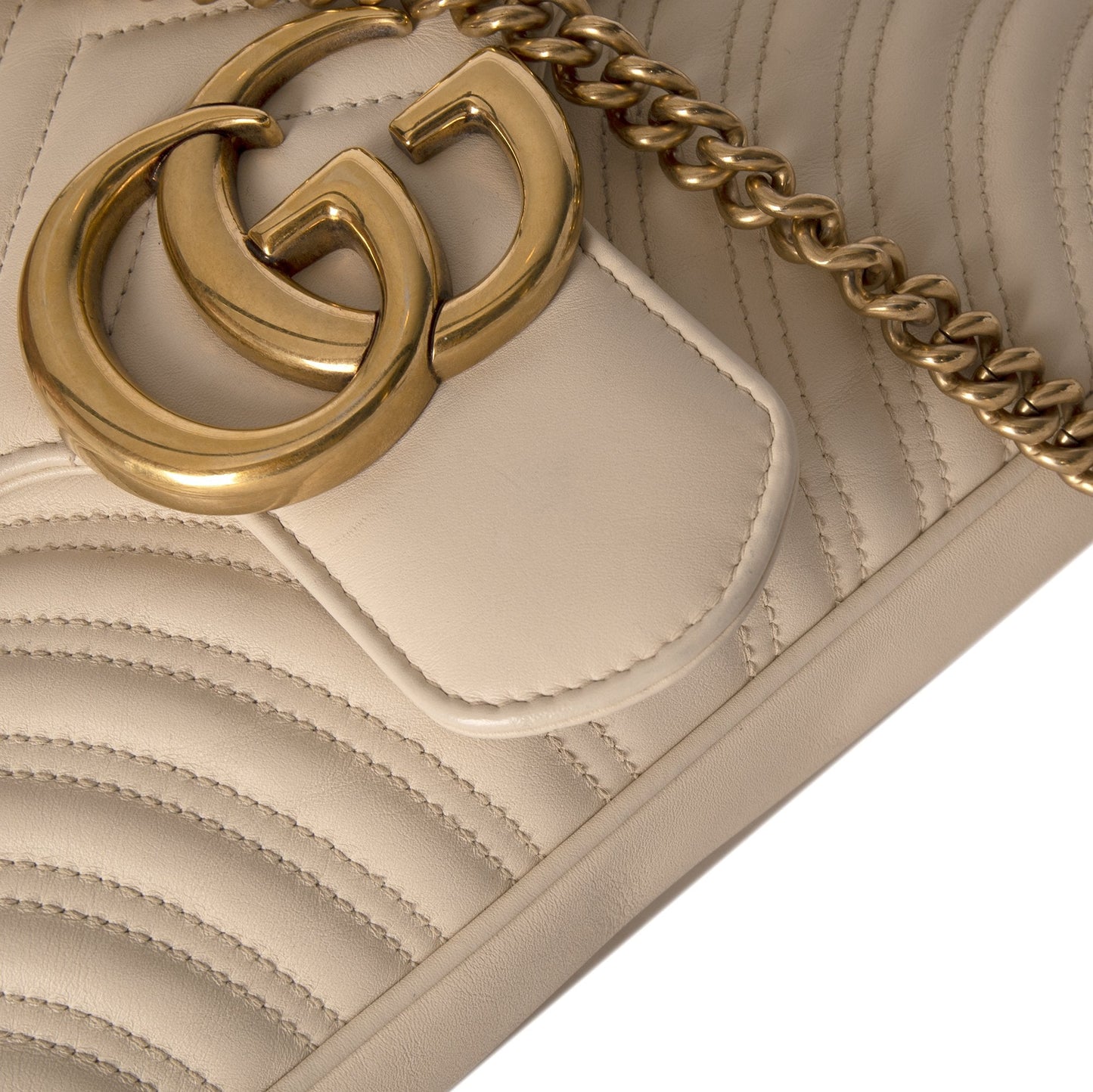 Gucci GG Marmont Matelasse Medium Shoulder Bag