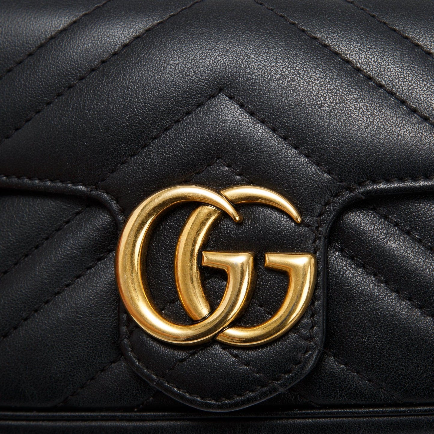 Gucci GG Marmont Matelasse Super Mini Bag