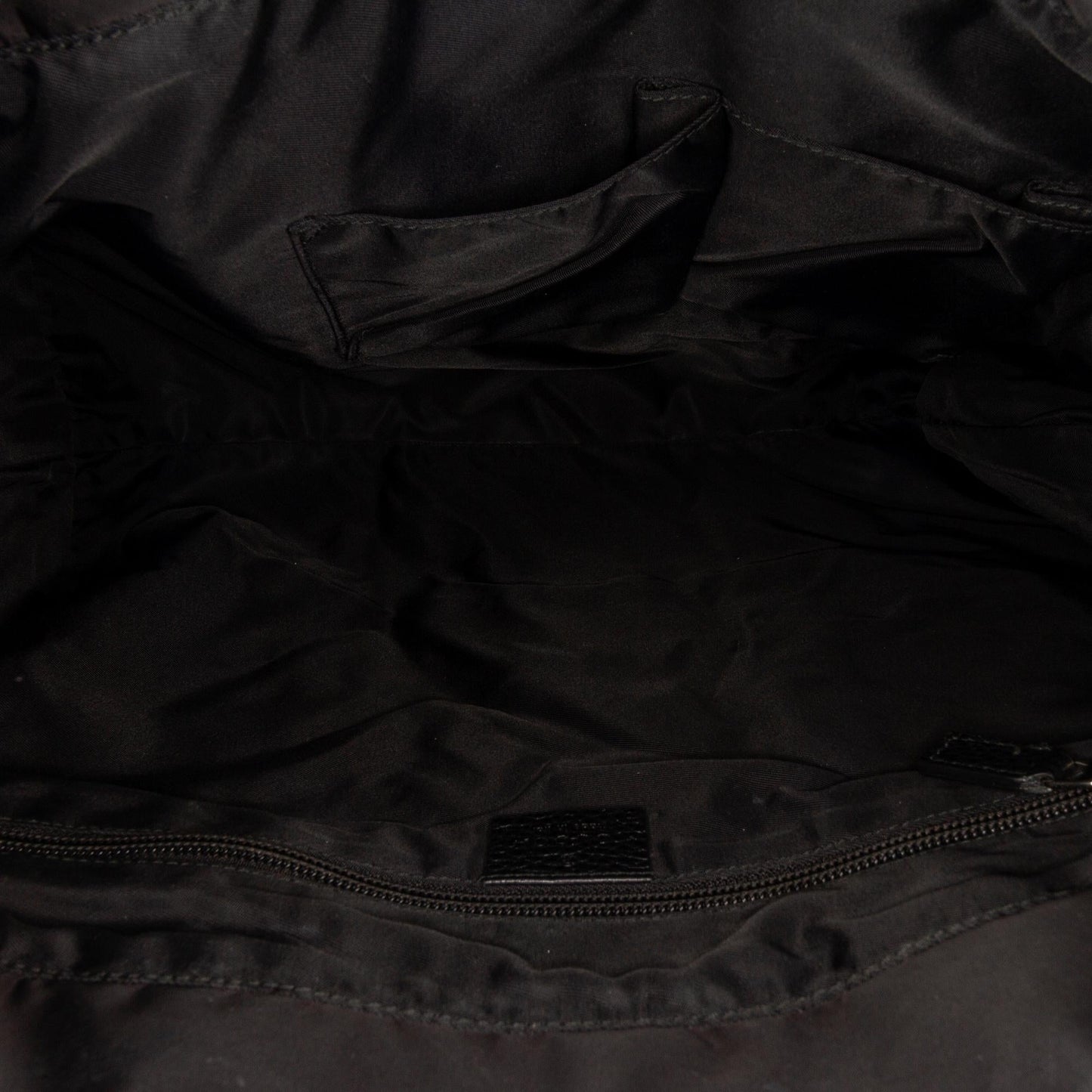 Gucci GG Nylon Satchel (SHG-zPVamU)
