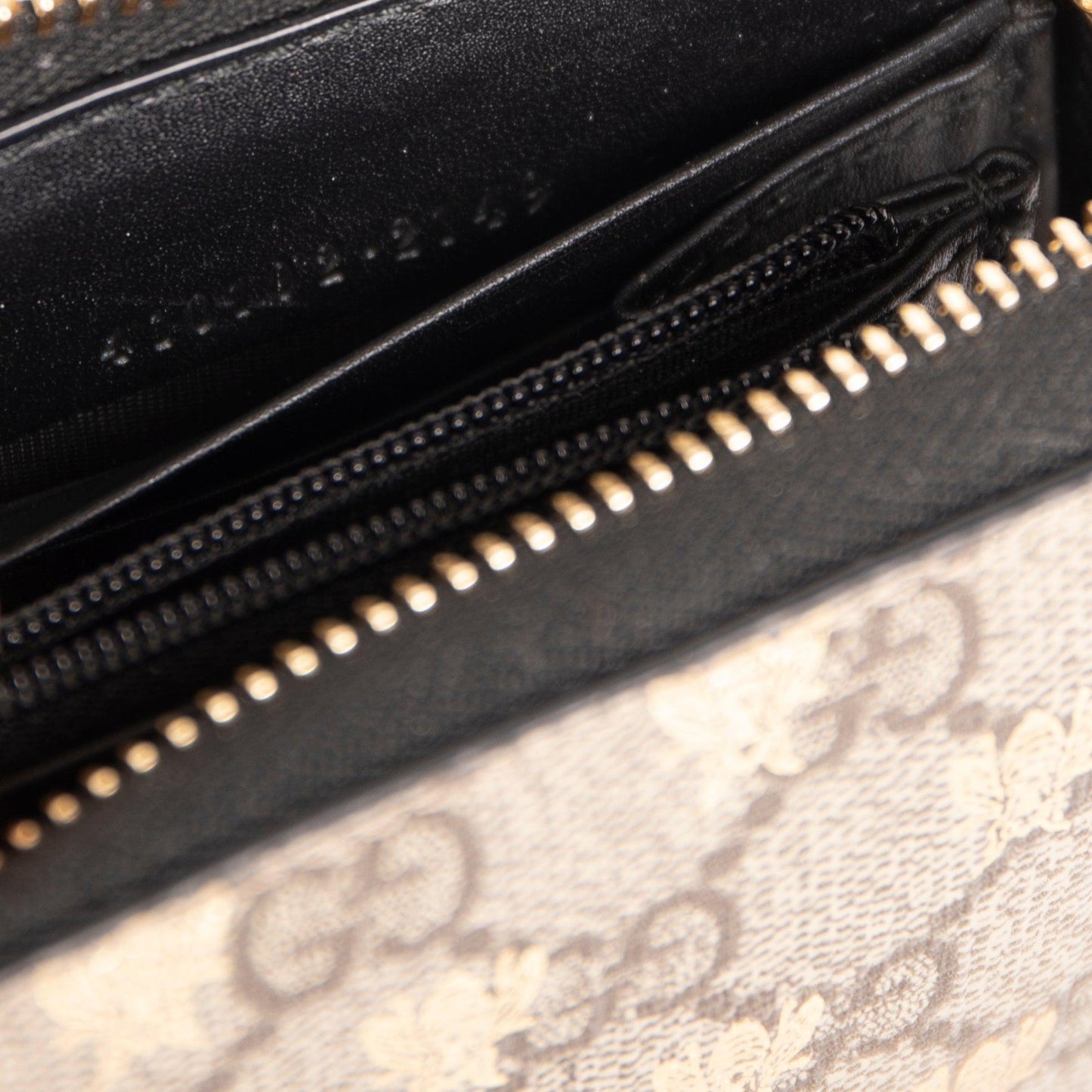 Gucci GG Supreme Bees Zip Around Wallet
